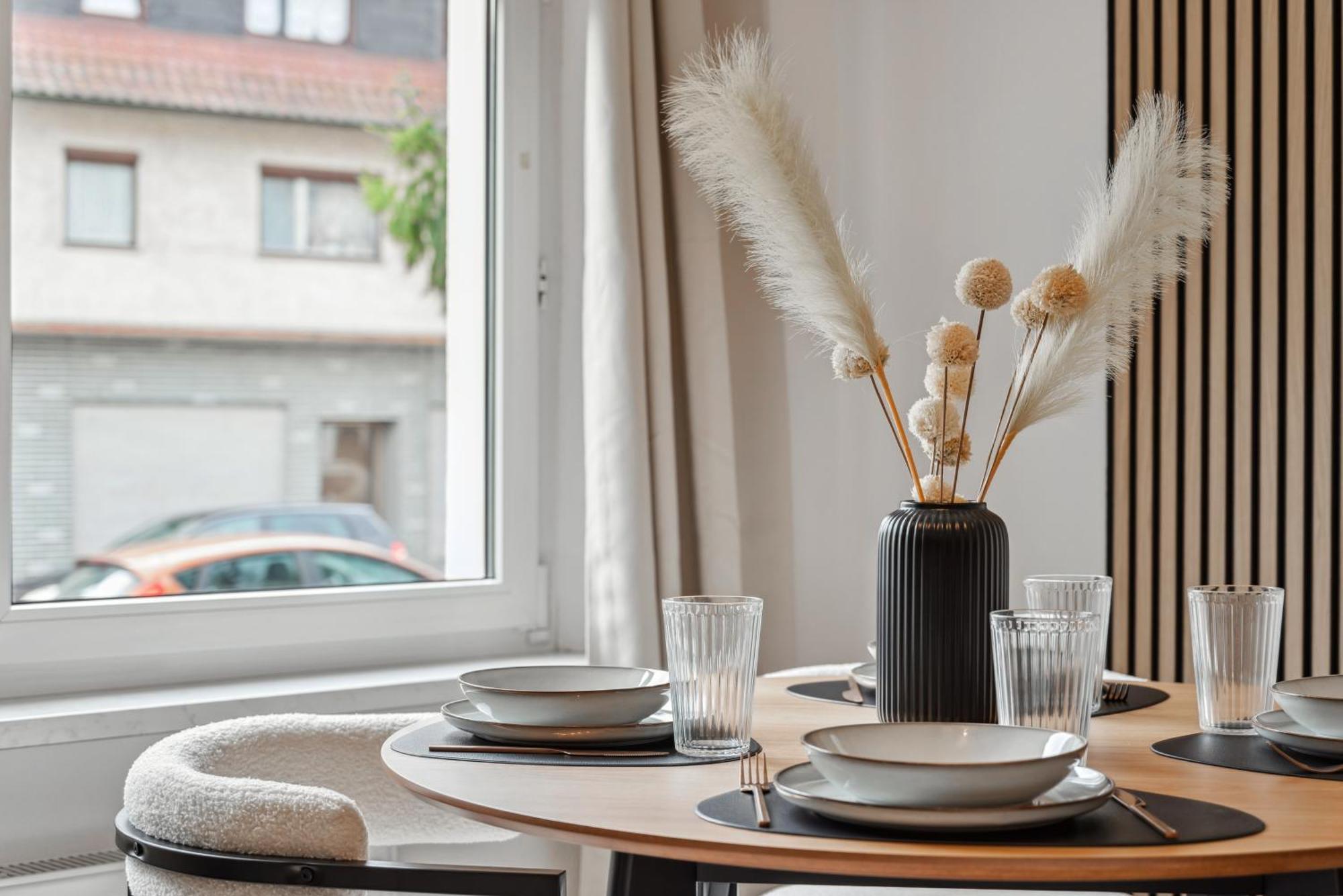 Malu Rooms - Ruhige Lage, Erdgeschoss, Smarttv, Netflix, 24H Checkin, Ludwigsburg Buitenkant foto