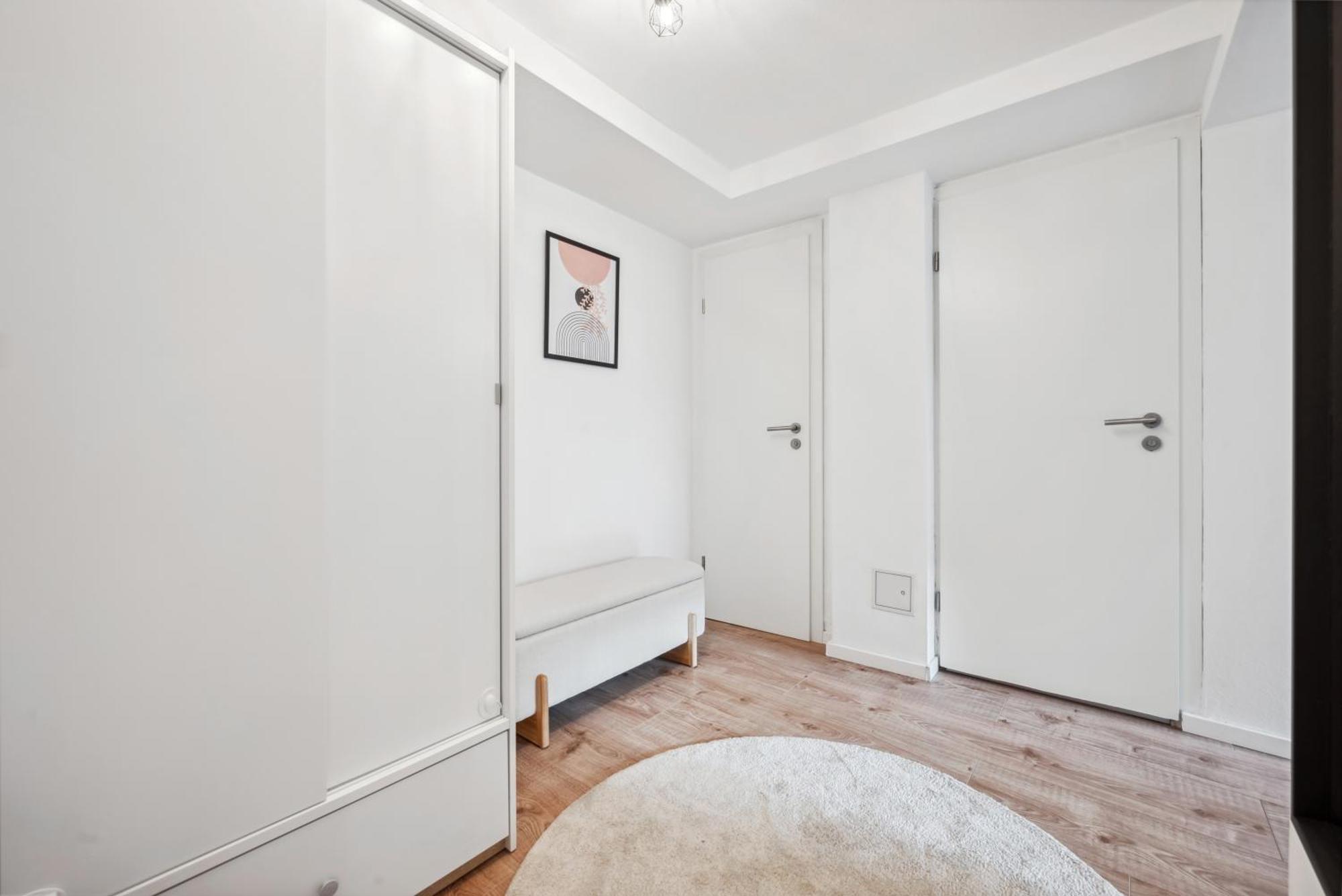 Malu Rooms - Ruhige Lage, Erdgeschoss, Smarttv, Netflix, 24H Checkin, Ludwigsburg Buitenkant foto
