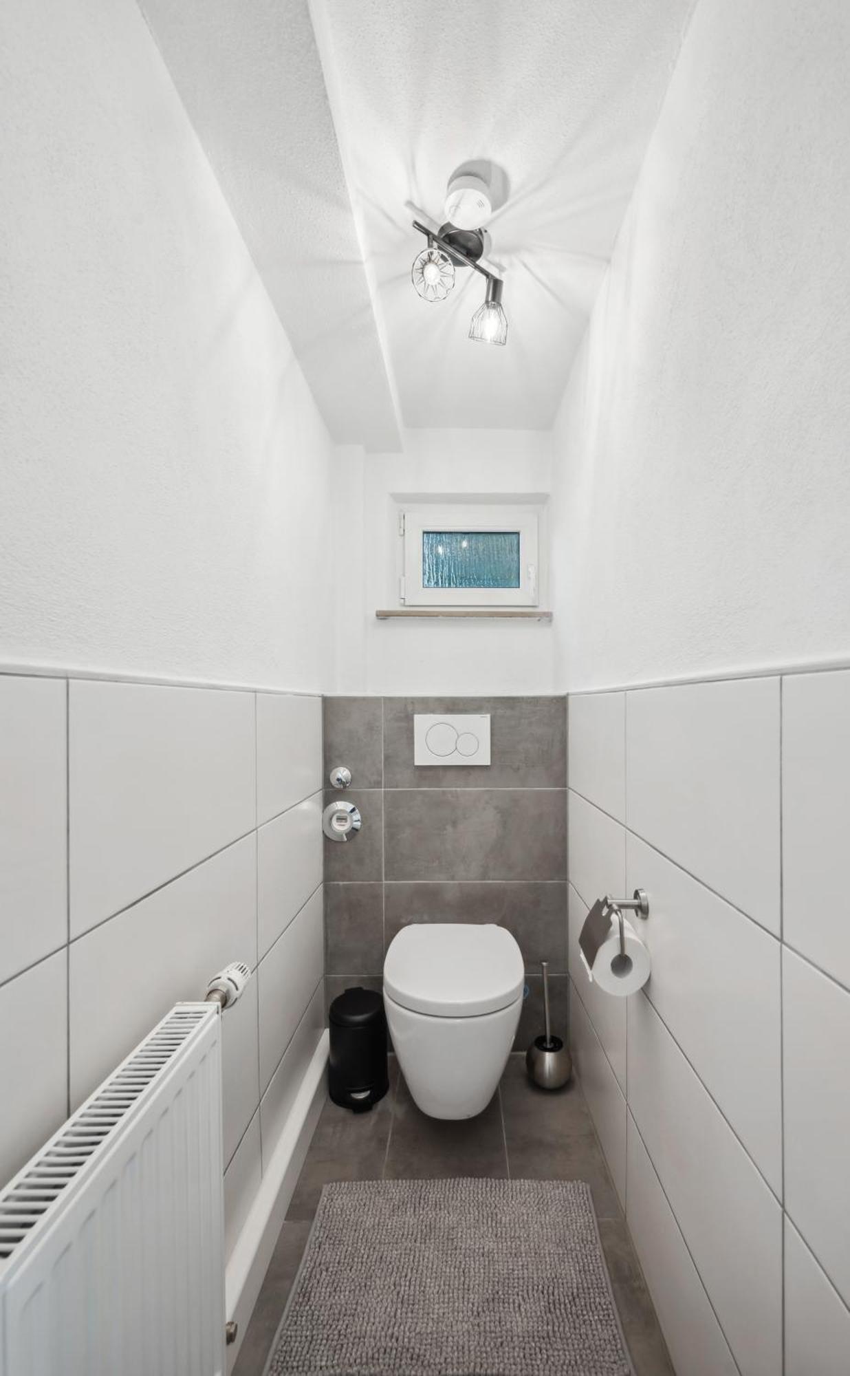Malu Rooms - Ruhige Lage, Erdgeschoss, Smarttv, Netflix, 24H Checkin, Ludwigsburg Buitenkant foto