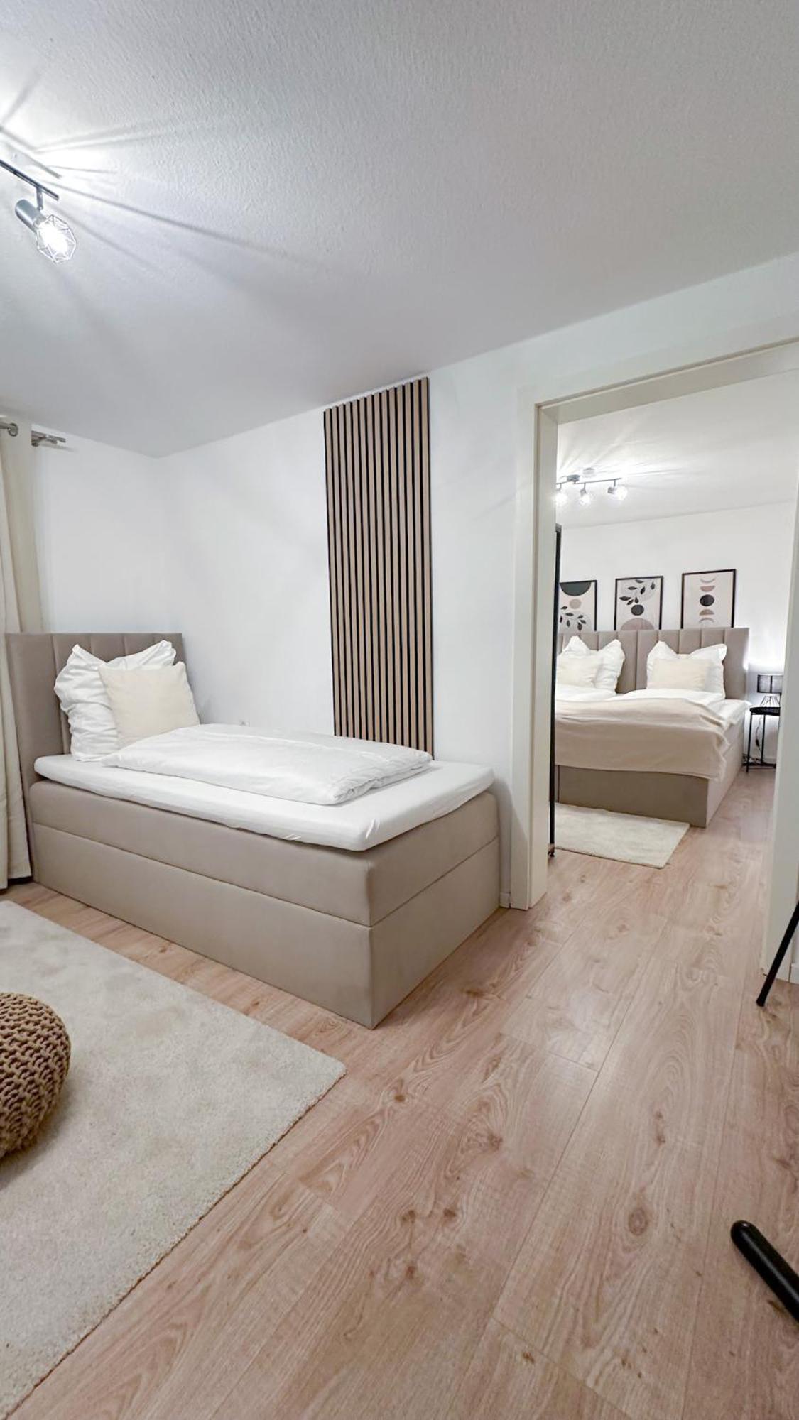 Malu Rooms - Ruhige Lage, Erdgeschoss, Smarttv, Netflix, 24H Checkin, Ludwigsburg Buitenkant foto